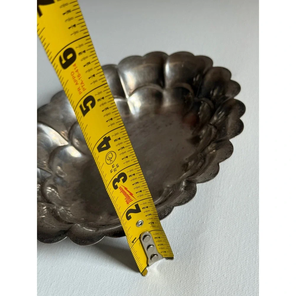 Vintage Silver Scalloped Oval Trinket Dish Metal Catchall Bowl Fluted Edge 8 in